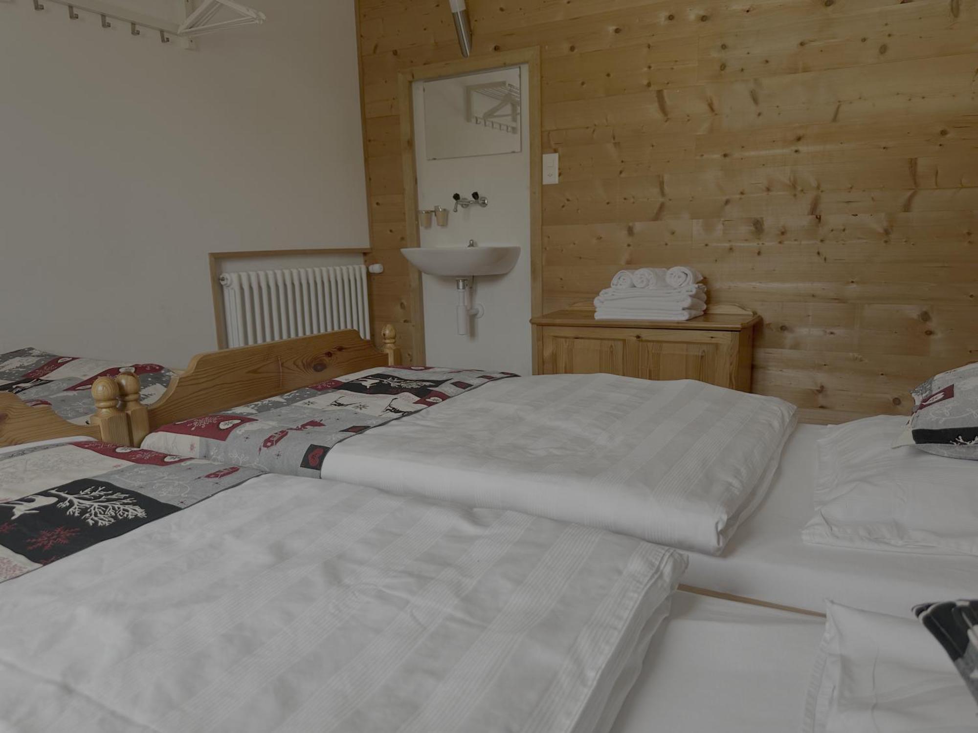 Hotel Le Chaudron Ski In Ski Out Champéry Oda fotoğraf